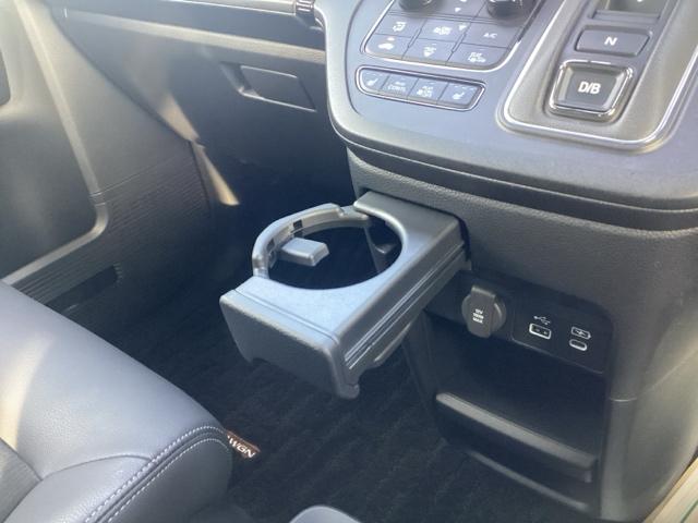 ステップワゴン e:HEVスパーダ アルミ 1オーナー フルオートエアコン メモリナビ ESC シートヒータ キーフリー LEDヘッドランプ イモビ ABS リアカメラ スマートキ USBポート クルーズコントロール ECOモード 禁煙(14枚目)