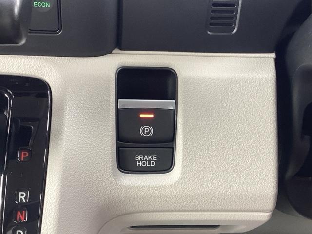 N-BOX ベースグレード 元デモカー ホンダセンシング ホンダコネクトナビ&Rカメラ ドラレコ 電動スライドドア サイドエアバック ETC フルオートエアコン 衝突軽減システム スマートキ- 禁煙 カーテンエアバック 地デジ(12枚目)