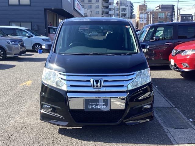 ステップワゴンスパーダ Z 横滑防止 イモビ スマキー 地デジTV バックモニタ- 3列シ-ト キーフリー パワーウィンド HDDナビ 禁煙車両 ETC付 AW ナビ・TV エアコン DVD再生 エアバック ABS PS(3枚目)