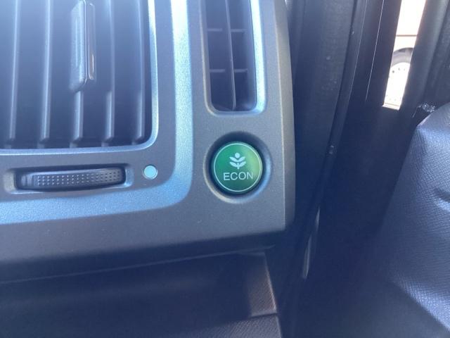 ステップワゴンスパーダ Z 横滑防止 イモビ スマキー 地デジTV バックモニタ- 3列シ-ト キーフリー パワーウィンド HDDナビ 禁煙車両 ETC付 AW ナビ・TV エアコン DVD再生 エアバック ABS PS(16枚目)