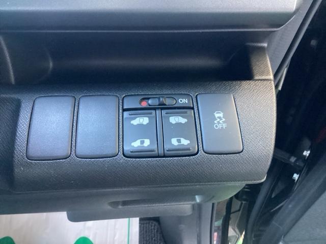 ステップワゴンスパーダ Z 横滑防止 イモビ スマキー 地デジTV バックモニタ- 3列シ-ト キーフリー パワーウィンド HDDナビ 禁煙車両 ETC付 AW ナビ・TV エアコン DVD再生 エアバック ABS PS(17枚目)