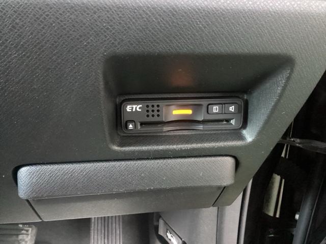 ステップワゴンスパーダ Z 横滑防止 イモビ スマキー 地デジTV バックモニタ- 3列シ-ト キーフリー パワーウィンド HDDナビ 禁煙車両 ETC付 AW ナビ・TV エアコン DVD再生 エアバック ABS PS(18枚目)