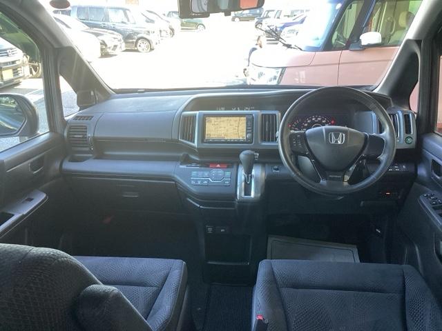 ステップワゴンスパーダ Z 横滑防止 イモビ スマキー 地デジTV バックモニタ- 3列シ-ト キーフリー パワーウィンド HDDナビ 禁煙車両 ETC付 AW ナビ・TV エアコン DVD再生 エアバック ABS PS(29枚目)