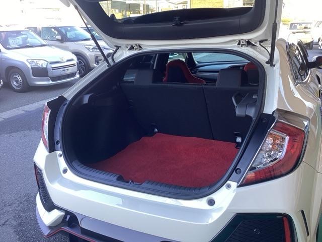 ラゲッジスペースは十分な広さを確保しております！