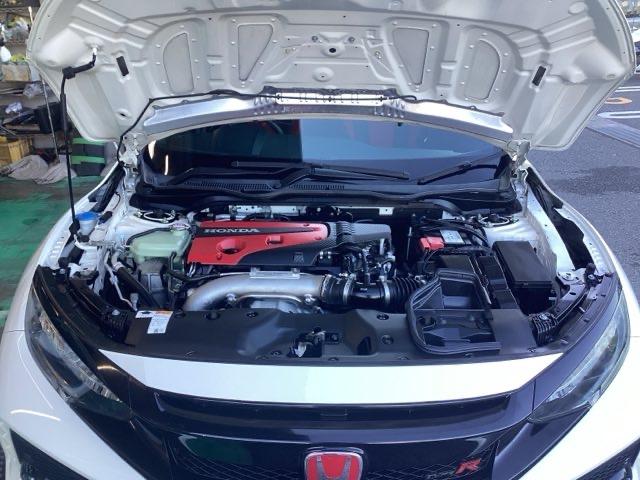 高出力・高レスポンス２．０ＬＶＴＥＣＴＵＲＢＯエンジン！最高出力２３５ｋＷ［３２０ＰＳ］、最大トルク４００Ｎ・ｍ［４０．８ｋｇｆ・ｍ］。圧巻です。