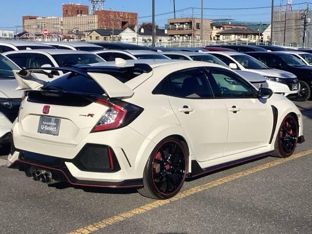 ★専門スタッフが真心込めて内外装の隅々まで徹底的にクリーニングを実地★もちろん除菌抗菌しております！！☆キレイな状態でご納車させていただきます☆