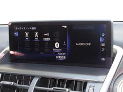 ナビゲーションはトヨタ純正メモリーナビを装着しております。ＡＭ、ＦＭ、ＣＤ、ＤＶＤ再生、Ｂｌｕｅｔｏｏｔｈ、音楽録音再生、フルセグＴＶがご使用いただけます。初めて訪れた場所でも安心ですね！ 5