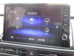 ナビゲーションはギャザズ１０インチナビ（ＶＸＵ−２２７ＤＹｉ）を装着しております。ＡＭ、ＦＭ、ＣＤ、ＤＶＤ再生、Ｂｌｕｅｔｏｏｔｈ、音楽録音再生、フルセグＴＶがご使用いただけます。 5