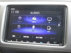 ナビゲーションはギャザズメモリーナビ（ＶＸＭ−１９７ＶＦＥｉ）を装着しております。ＡＭ、ＦＭ、ＣＤ、ＤＶＤ再生、Ｂｌｕｅｔｏｏｔｈ、音楽録音再生がご使用いただけます。初めて訪れた場所でも安心ですね！ 6