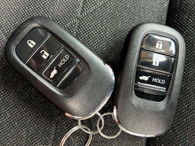 ヴェゼル ｅ：ＨＥＶＺ　ワンオーナー・ドラレコ・障害物センサー・９インチ純ナビＴＶ・ホンダコネクト・Ｂｌｕｅｔｏｏｔｈ・Ｒカメラ・ＥＴＣ・ＬＥＤ・オートハイビーム・シートヒーター・純ＡＷ　衝突回避支援ブレーキ機能　１オナ（22枚目）
