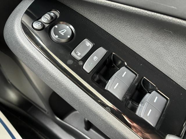 ヴェゼル ｅ：ＨＥＶＺ　ワンオーナー・ドラレコ・障害物センサー・９インチ純ナビＴＶ・ホンダコネクト・Ｂｌｕｅｔｏｏｔｈ・Ｒカメラ・ＥＴＣ・ＬＥＤ・オートハイビーム・シートヒーター・純ＡＷ　衝突回避支援ブレーキ機能　１オナ（55枚目）