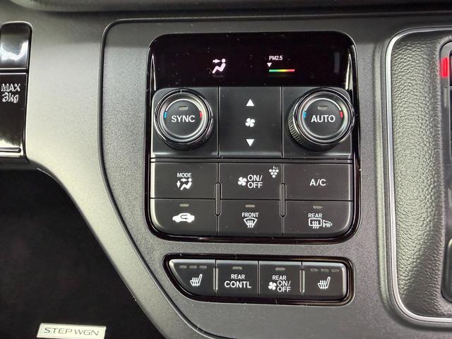 ステップワゴン ｅ：ＨＥＶスパーダプレミアムライン　禁煙・ワンオーナー・ドラレコ・障害物センサー・１１．４インチ純ナビＴＶ・Ｂｌｕｅｔｏｏｔｈ・ホンダコネクト・マルチビューカメラ・ＥＴＣ・シートヒーター・オットマン・パドルシフト・ＡＷ　マルチカメラ（52枚目）