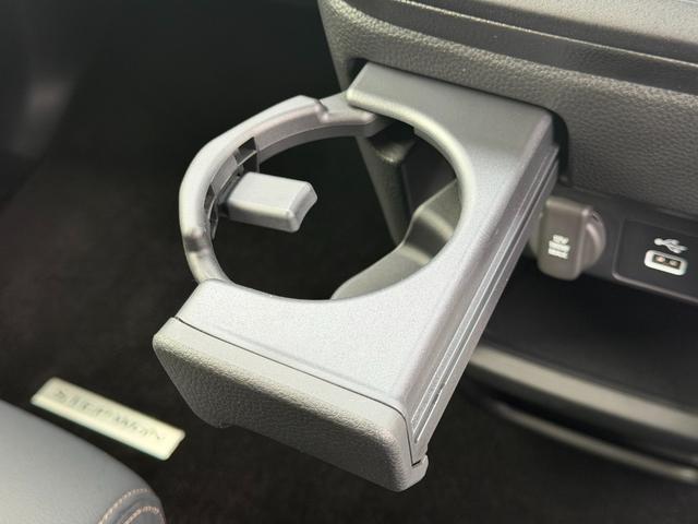 ステップワゴン ｅ：ＨＥＶスパーダプレミアムライン　禁煙・ワンオーナー・ドラレコ・障害物センサー・１１．４インチ純ナビＴＶ・Ｂｌｕｅｔｏｏｔｈ・ホンダコネクト・マルチビューカメラ・ＥＴＣ・シートヒーター・オットマン・パドルシフト・ＡＷ　マルチカメラ（56枚目）