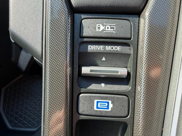 アコード e:HEV ワンオーナー・ドラレコ・障害物センサー・純ナビTV・グーグル・マルチビューカメラ・オートハイビーム・Bluetooth・パドルシフト・AW フルセグテレビ 衝突被害軽減装置 ABS 本革シート USB(52枚目)