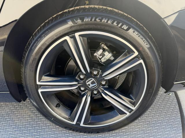 アコード e:HEV ワンオーナー・ドラレコ・障害物センサー・純ナビTV・グーグル・マルチビューカメラ・オートハイビーム・Bluetooth・パドルシフト・AW フルセグテレビ 衝突被害軽減装置 ABS 本革シート USB(70枚目)