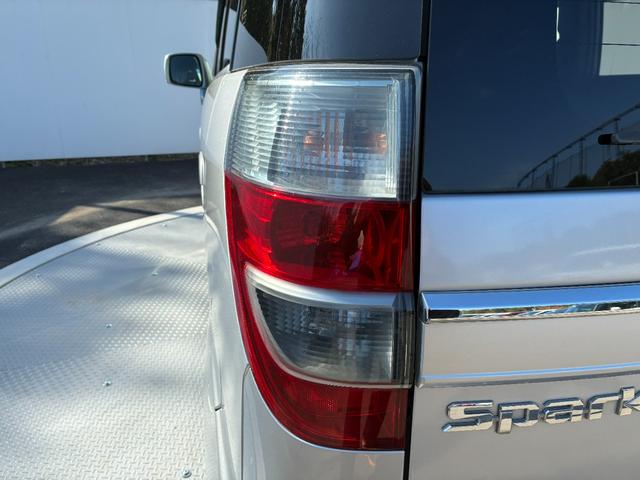 ゼストスパーク Ｗ　ドラレコ・Ｂｌｕｅｔｏｏｔｈ・外ナビ・ＡＷ・スマートキー・ＨＩＤ　横滑り防止装置　ＴＶ＆ナビ　フルオートエアコン　Ｗエアバッグ　キーレスキー　エアＢ　パワステ　パワーウインドウ　ドライブレコーダー（31枚目）