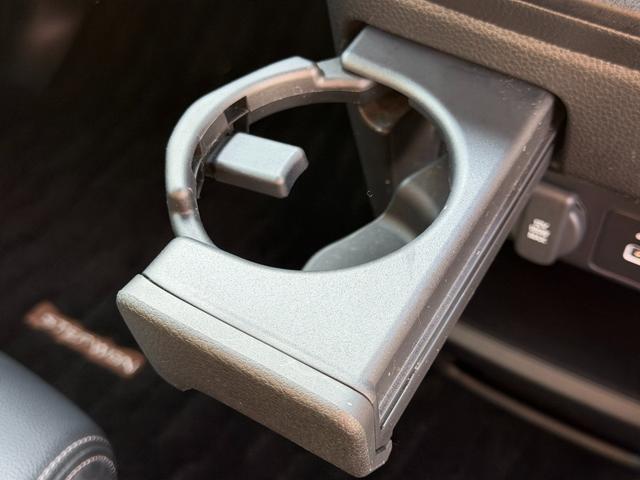 ステップワゴン e:HEVスパーダ ワンオーナー・障害物センサー・9インチ純ナビTV・Bluetooth・ホンダコネクト・Rカメラ・ETC・デュアルAAC・両パワスラ・オットマン・AW 1オーナー デュアルエアコン フルオートエアコン(58枚目)