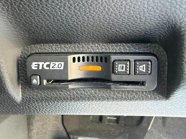 ヴェゼル ｅ：ＨＥＶＺ　無限スタイリングセット・外マフラー・ワンオーナー・ドラレコ・障害物センサー・純ナビＴＶ・Ｂｌｕｅｔｏｏｔｈ・ホンダコネクト・マルチビューカメラ・ＥＴＣ・デュアルＡＡＣ・ＡＷ　衝突回避支援ブレーキ機能（52枚目）