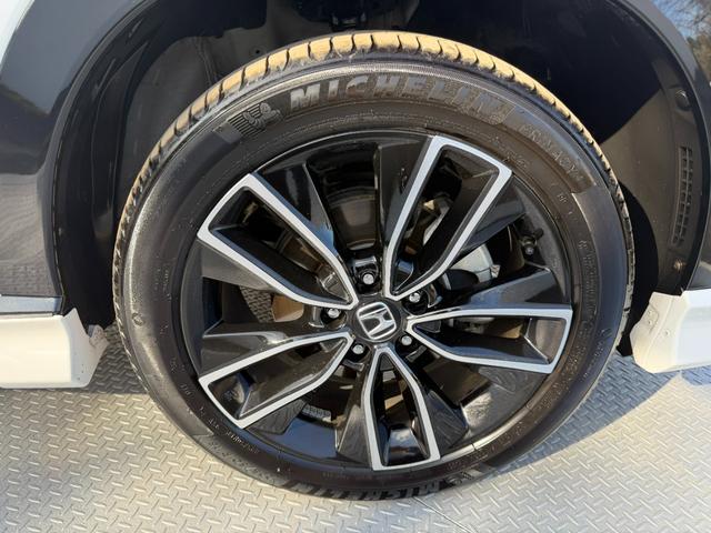 ヴェゼル ｅ：ＨＥＶＺ　無限スタイリングセット・外マフラー・ワンオーナー・ドラレコ・障害物センサー・純ナビＴＶ・Ｂｌｕｅｔｏｏｔｈ・ホンダコネクト・マルチビューカメラ・ＥＴＣ・デュアルＡＡＣ・ＡＷ　衝突回避支援ブレーキ機能（65枚目）