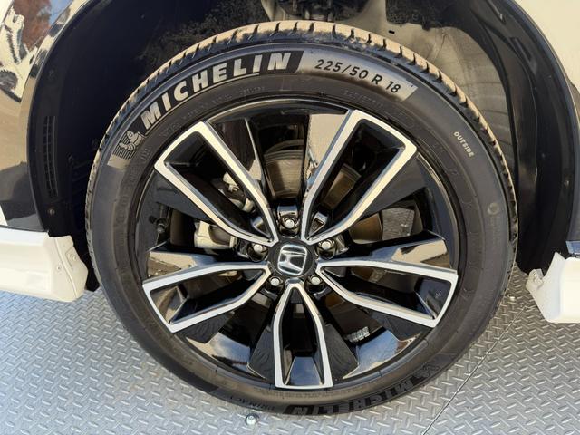 ヴェゼル ｅ：ＨＥＶＺ　無限スタイリングセット・外マフラー・ワンオーナー・ドラレコ・障害物センサー・純ナビＴＶ・Ｂｌｕｅｔｏｏｔｈ・ホンダコネクト・マルチビューカメラ・ＥＴＣ・デュアルＡＡＣ・ＡＷ　衝突回避支援ブレーキ機能（68枚目）