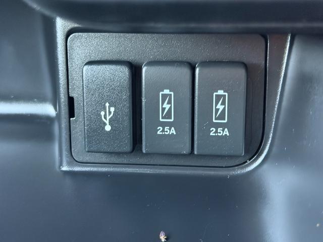 N-BOXカスタム G・Lターボホンダセンシング 7インチ純ナビ・Bluetooth・ドラレコ・LED・オートハイビーム・パドルシフト・AW 両側PWスライドドア Bモニタ Iストップ セキュリティー 点検記録簿 USB接続 クルーズコントロール(9枚目)