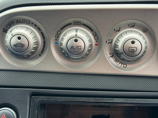 インテグラ タイプＲ　６ＭＴ・ワンオーナー・ＨＩＤ・ＥＴＣ・ＡＷ　ワンオーナー車　パワーステアリング　パワーウィンドウ　オートエアコン　助手席エアバッグ　運転席エアバッグ　ＡＢＳ　記録簿（25枚目）