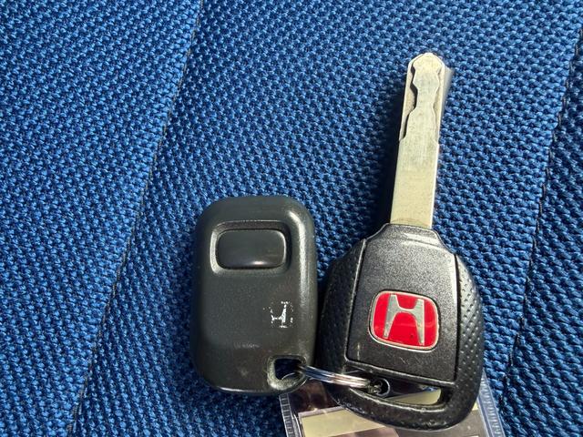 インテグラ タイプＲ　６ＭＴ・ワンオーナー・ＨＩＤ・ＥＴＣ・ＡＷ　ワンオーナー車　パワーステアリング　パワーウィンドウ　オートエアコン　助手席エアバッグ　運転席エアバッグ　ＡＢＳ　記録簿（50枚目）