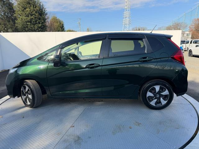 フィットハイブリッド Ｆコンフォートエディション　ＨｏｎｄａＳＥＮＳＩＮＧ・シートヒーター・ドラレコ・７インチ純ナビ・Ｂｌｕｅｔｏｏｔｈ・ＥＴＣ・ＬＥＤ　衝突軽減ブレーキ　セキュリティアラーム　ＵＳＢ接続　スマキー　クルーズコントロール　ＥＴＣ車載器（11枚目）