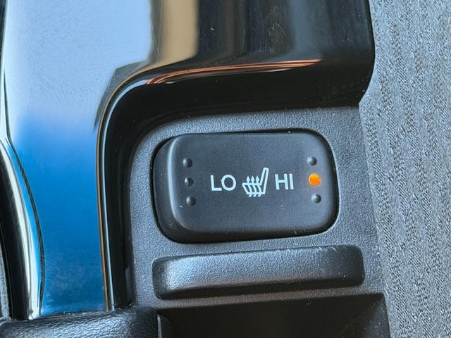 オデッセイハイブリッド ｅ：ＨＥＶアブソルート・ＥＸ　１０インチ純ナビ・Ｂｌｕｅｔｏｏｔｈ・ドラレコ・障害物センサー・シートヒーター・オットマン・インターナビ・ＬＥＤ・ＥＴＣ　ＬＥＤライト　シ－トヒ－タ－　両側ＰＳＤ　整備記録簿　フルセグ　ＤＶＤ再生機能（7枚目）