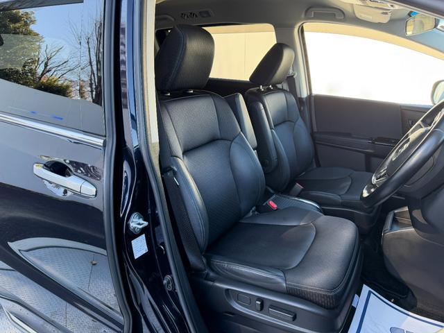 オデッセイハイブリッド ｅ：ＨＥＶアブソルート・ＥＸ　１０インチ純ナビ・Ｂｌｕｅｔｏｏｔｈ・ドラレコ・障害物センサー・シートヒーター・オットマン・インターナビ・ＬＥＤ・ＥＴＣ　ＬＥＤライト　シ－トヒ－タ－　両側ＰＳＤ　整備記録簿　フルセグ　ＤＶＤ再生機能（42枚目）