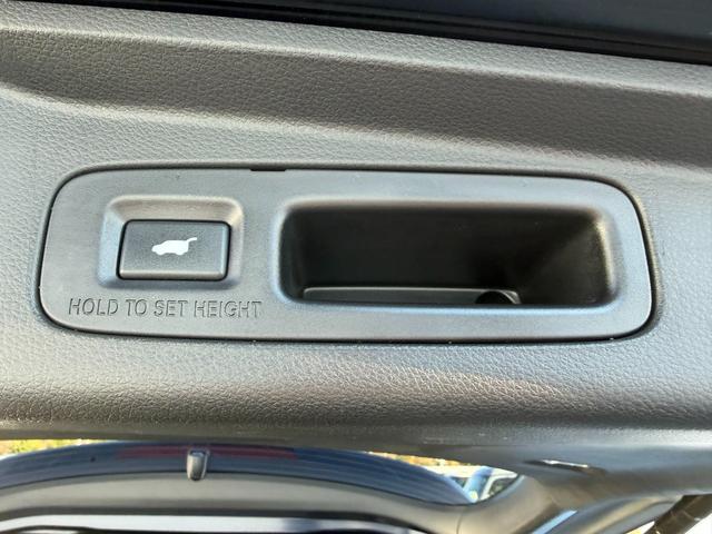 オデッセイハイブリッド ｅ：ＨＥＶアブソルート・ＥＸ　１０インチ純ナビ・Ｂｌｕｅｔｏｏｔｈ・ドラレコ・障害物センサー・シートヒーター・オットマン・インターナビ・ＬＥＤ・ＥＴＣ　ＬＥＤライト　シ－トヒ－タ－　両側ＰＳＤ　整備記録簿　フルセグ　ＤＶＤ再生機能（51枚目）