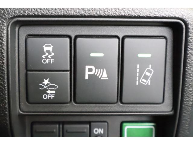 オデッセイ アブソルート・ＥＸホンダセンシング　純ナビ　全周囲カメラ　両パワスラ　純アルミ　Ｒエアコン　ブラインドスポットモニター　フルセグテレビ　３６０°カメラ　横滑り防止装置　コーナーセンサー　シ－トヒ－タ－　Ｐシート　軽減ブレーキ　ナビ＆ＴＶ（11枚目）