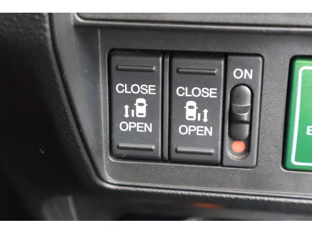 オデッセイ アブソルート・ＥＸホンダセンシング　純ナビ　全周囲カメラ　両パワスラ　純アルミ　Ｒエアコン　ブラインドスポットモニター　フルセグテレビ　３６０°カメラ　横滑り防止装置　コーナーセンサー　シ－トヒ－タ－　Ｐシート　軽減ブレーキ　ナビ＆ＴＶ（12枚目）