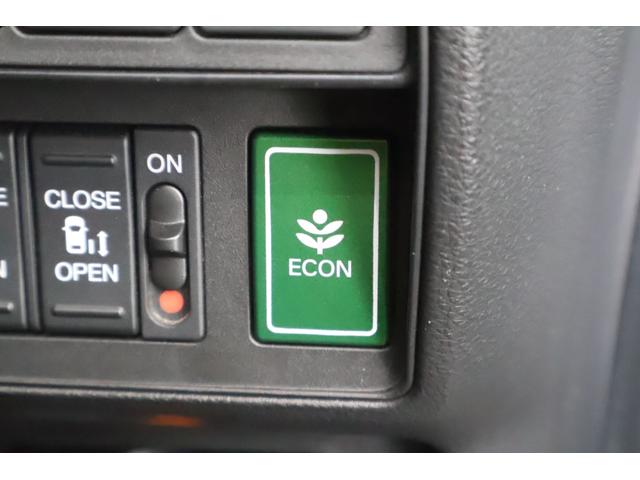 オデッセイ アブソルート・ＥＸホンダセンシング　純ナビ　全周囲カメラ　両パワスラ　純アルミ　Ｒエアコン　ブラインドスポットモニター　フルセグテレビ　３６０°カメラ　横滑り防止装置　コーナーセンサー　シ－トヒ－タ－　Ｐシート　軽減ブレーキ　ナビ＆ＴＶ（13枚目）