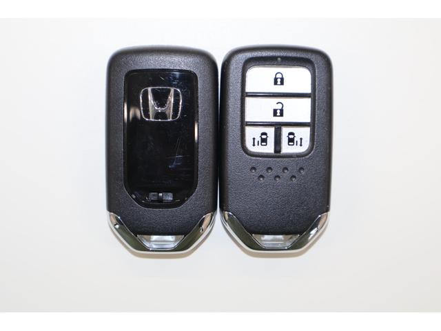 オデッセイ アブソルート・ＥＸホンダセンシング　純ナビ　全周囲カメラ　両パワスラ　純アルミ　Ｒエアコン　ブラインドスポットモニター　フルセグテレビ　３６０°カメラ　横滑り防止装置　コーナーセンサー　シ－トヒ－タ－　Ｐシート　軽減ブレーキ　ナビ＆ＴＶ（36枚目）