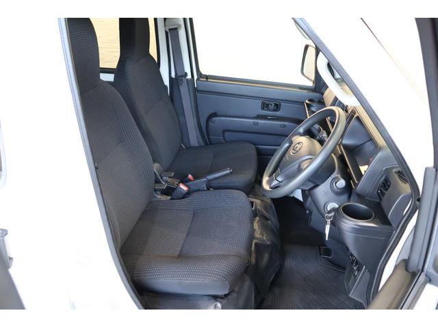 ハイゼットカーゴ DXSAIII オーディオ LEDヘッドライト アイスト ヘッドライトLED 横滑防止装置 オートエアコン キ-レス 記録簿あり デュアルエアバッグ エコアイドル セキュリティ 前席パワーウィンドウ 運転席エアバッグ(9枚目)