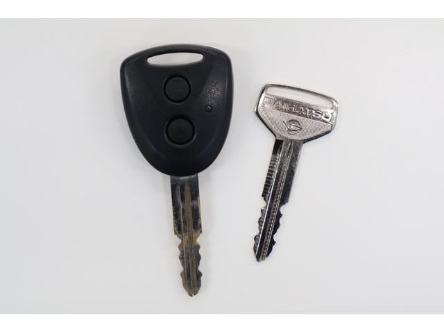 ハイゼットカーゴ DXSAIII オーディオ LEDヘッドライト アイスト ヘッドライトLED 横滑防止装置 オートエアコン キ-レス 記録簿あり デュアルエアバッグ エコアイドル セキュリティ 前席パワーウィンドウ 運転席エアバッグ(26枚目)