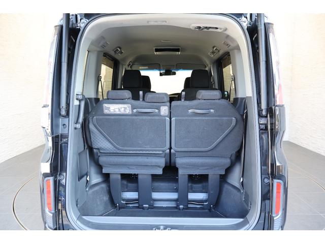ステップワゴンスパーダ スパーダホンダセンシング 純正Mナビ 後席モニター ドラレコ 盗難防止 助手席エアバッグ ワンオーナ- Wパワスラ 記録簿有 地デジ サイドエアバッグ LEDライト 横滑り防止システム オートエアコン リアカメラ ナビ&TV(12枚目)
