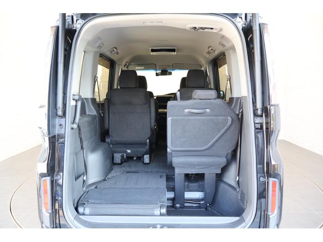 ステップワゴンスパーダ スパーダホンダセンシング 純正Mナビ 後席モニター ドラレコ 盗難防止 助手席エアバッグ ワンオーナ- Wパワスラ 記録簿有 地デジ サイドエアバッグ LEDライト 横滑り防止システム オートエアコン リアカメラ ナビ&TV(13枚目)