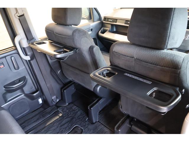 ステップワゴンスパーダ スパーダホンダセンシング 純正Mナビ 後席モニター ドラレコ 盗難防止 助手席エアバッグ ワンオーナ- Wパワスラ 記録簿有 地デジ サイドエアバッグ LEDライト 横滑り防止システム オートエアコン リアカメラ ナビ&TV(29枚目)