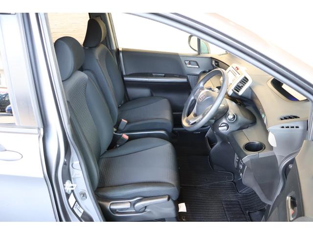 フリードスパイクハイブリッド ジャストセレクション 純正ナビ 左側パワスラ Bカメ Sキー キーフリー セキュリティーアラーム 横滑り防止機能 DVD視聴 後カメラ ワンセグTV ナビTV エアコン 記録簿 フルフラットシート 両側スライド片側電動(5枚目)