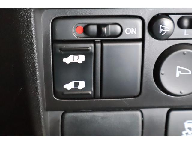 フリードスパイクハイブリッド ジャストセレクション 純正ナビ 左側パワスラ Bカメ Sキー キーフリー セキュリティーアラーム 横滑り防止機能 DVD視聴 後カメラ ワンセグTV ナビTV エアコン 記録簿 フルフラットシート 両側スライド片側電動(17枚目)