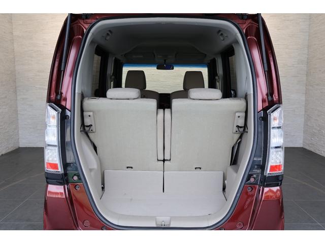 大口なテールゲートは活用の幅を広げてくれます！幅広、低い床面で大きな荷物の出し入れが簡単になります！日々のショッピング、レジャー等、生活を一段上のものにしてくれます！