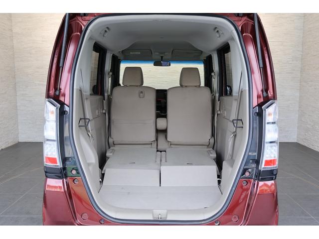 大口なテールゲートは活用の幅を広げてくれます！幅広、低い床面で大きな荷物の出し入れが簡単になります！日々のショッピング、レジャー等、生活を一段上のものにしてくれます！