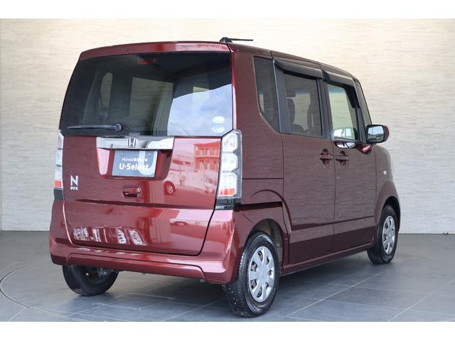 当店の展示車は、プロの業者にボディーの磨き、ルームクリーニングを依頼していますので、とてもきれいです！！ぜひ、見にいらしてください！