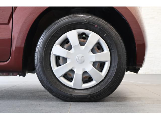 純正のホイールカバーが足元を飾ります！