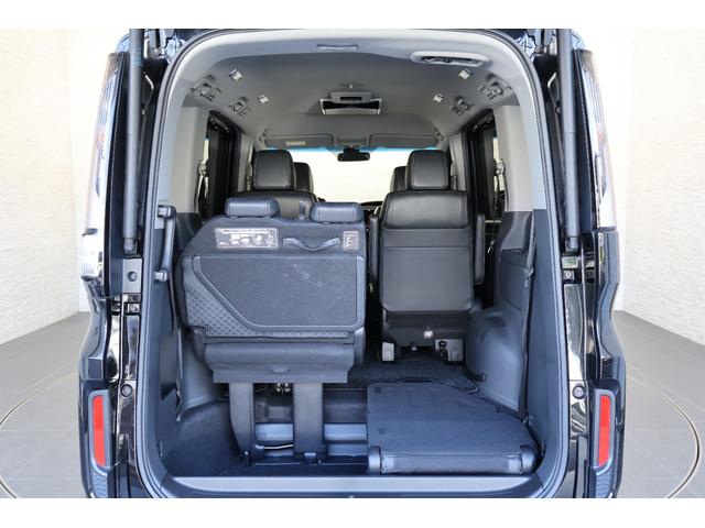 当店の展示車は、プロの業者にルームクリーニングを依頼していますので、とてもきれいです！！ぜひ、見にいらしてください！