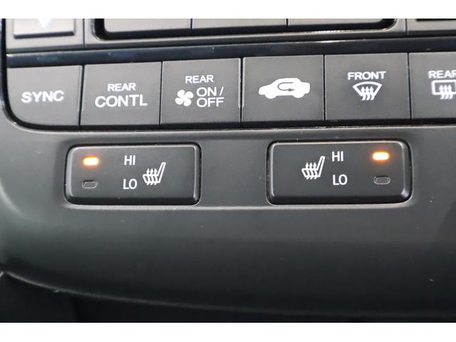 左右シートヒーター装備付き車！！座席に埋め込まれた電熱線によりシートを暖めることが出来る装備で、温められたシートは、寒い冬には最適です！！