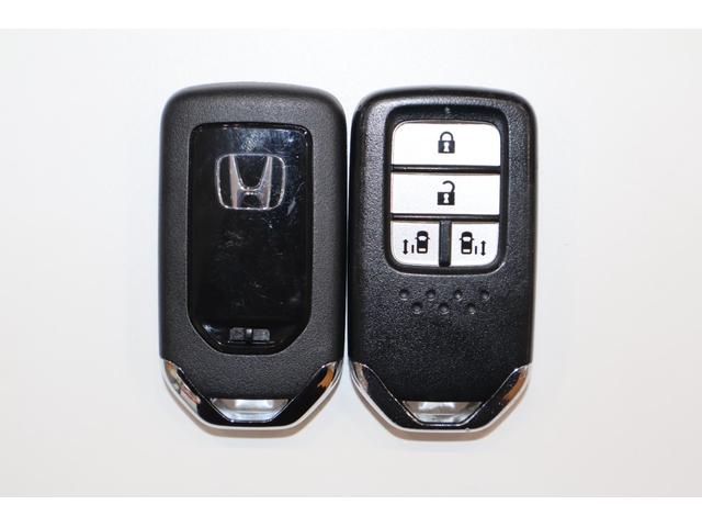 ご納車時にキーを二個お渡しします。