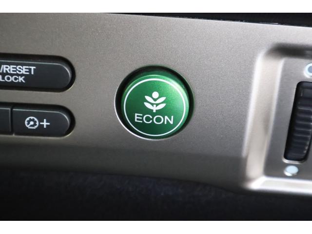 フリードハイブリッド ハイブリッドプレミアムエディション　純ナビ　両パワスラ　社外アルミ　Ｂカメラ　ＥＴＣ　Ｒカメ　ＵＳＢ　横滑り防止　両側電動ＳＤ　ＤＶＤ　オートクルーズコントロール　キーフリー　スマートキーシステム　ワンセグ　エアコン　パワーウィンドウ（8枚目）